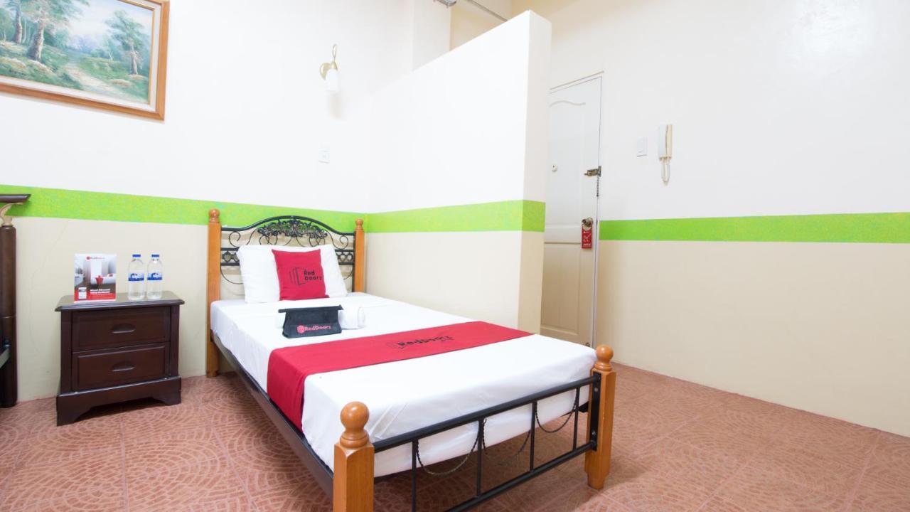 Reddoorz At Praferosa Resort Hotel Calamba Exterior photo
