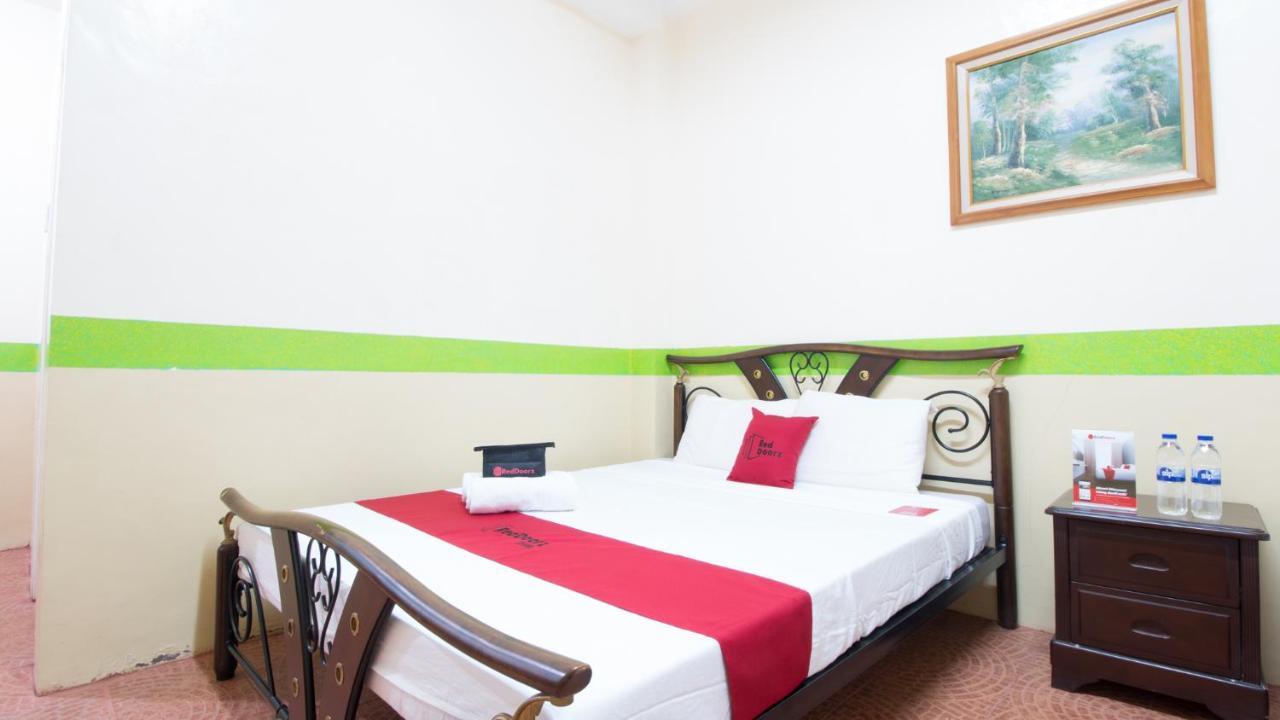 Reddoorz At Praferosa Resort Hotel Calamba Exterior photo