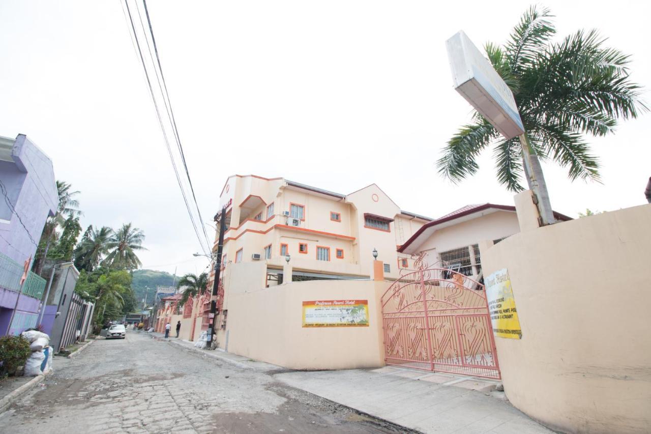 Reddoorz At Praferosa Resort Hotel Calamba Exterior photo